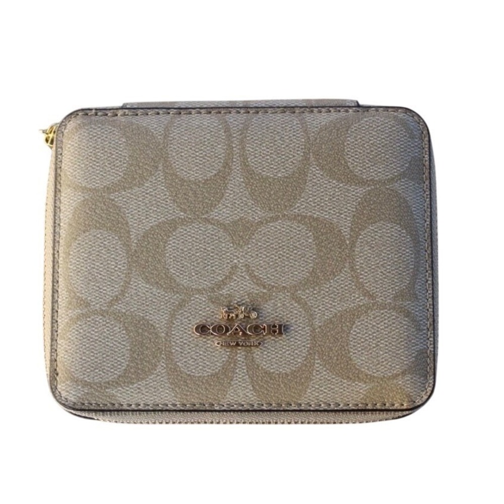 Coach Signature Canvas Square Jewelry Box Khaki Chalk Gold‎ Hardware Travel Case